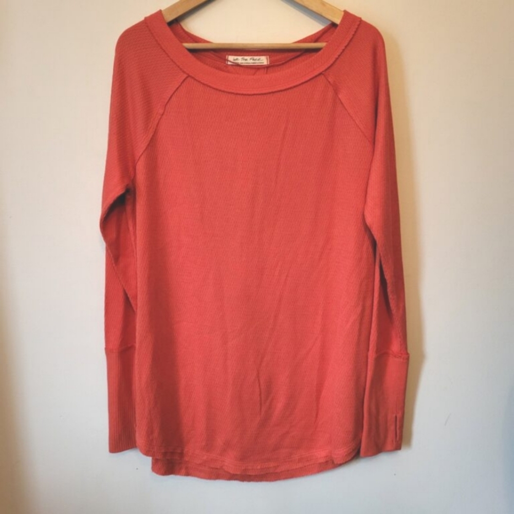 WE THE FREE Women's Orange Long Sleeve Open Thumb Top